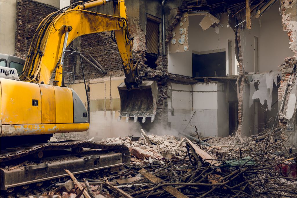 Les étapes à suivre pour démolir une fondation en béton